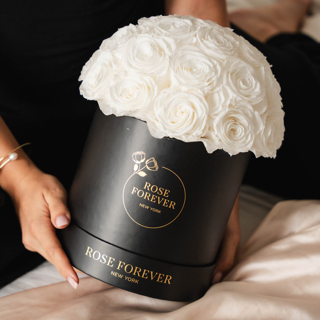 Dome bouquet 35 white roses